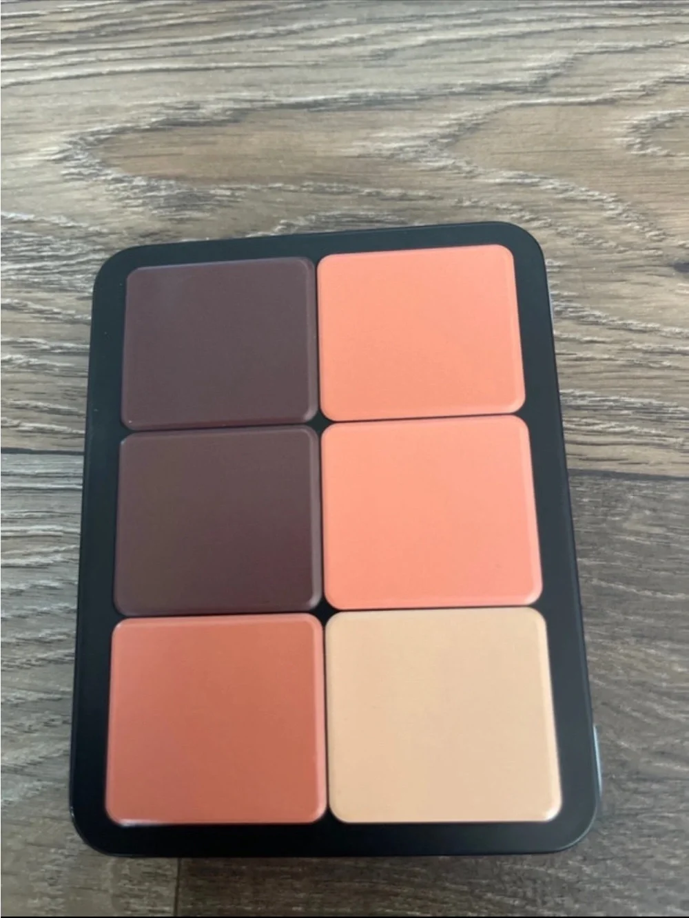 Carla Secret Cream Concealer Palette - Peach & Light Beige Shades